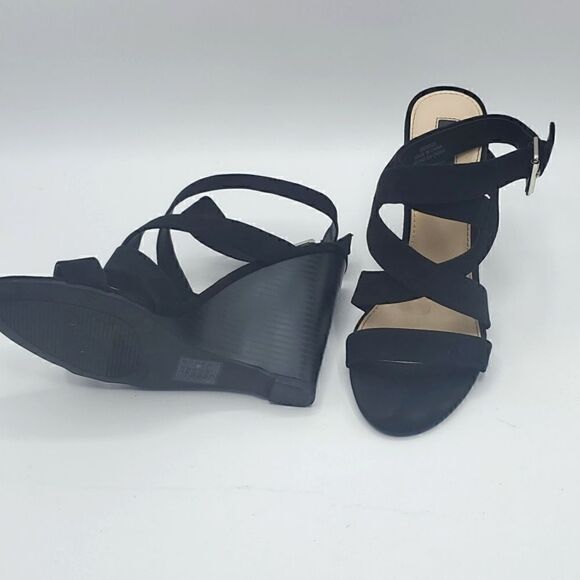 Forever 21 Black Strappy Wedges Size 7.5 - Picture 16 of 17